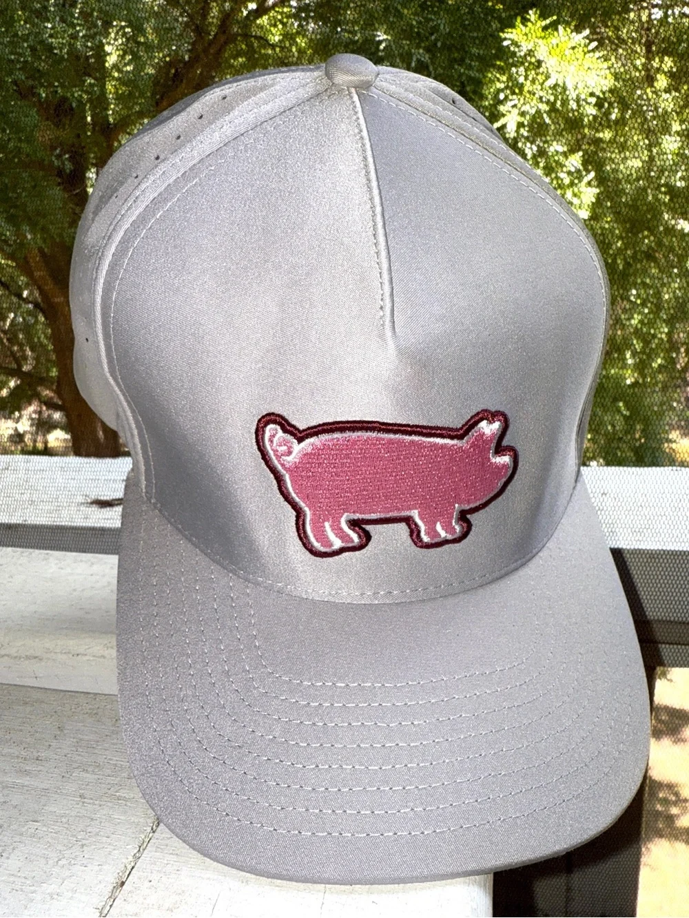Waggle Golf Ham It Up Pig Snapback Hat Grey Pink Performance  Breathable Cap